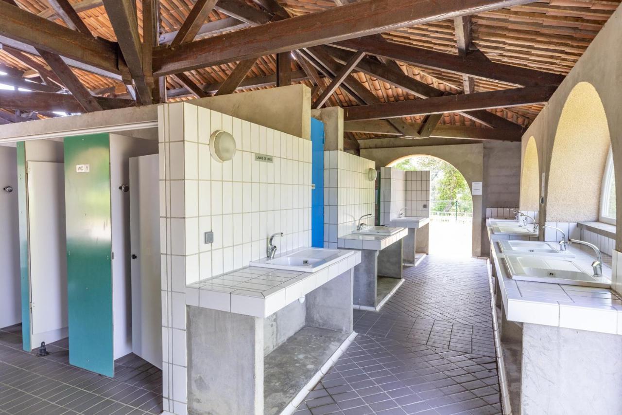 Camping Sites Et Paysages Les Pres Hauts Sisteron Bagian luar foto