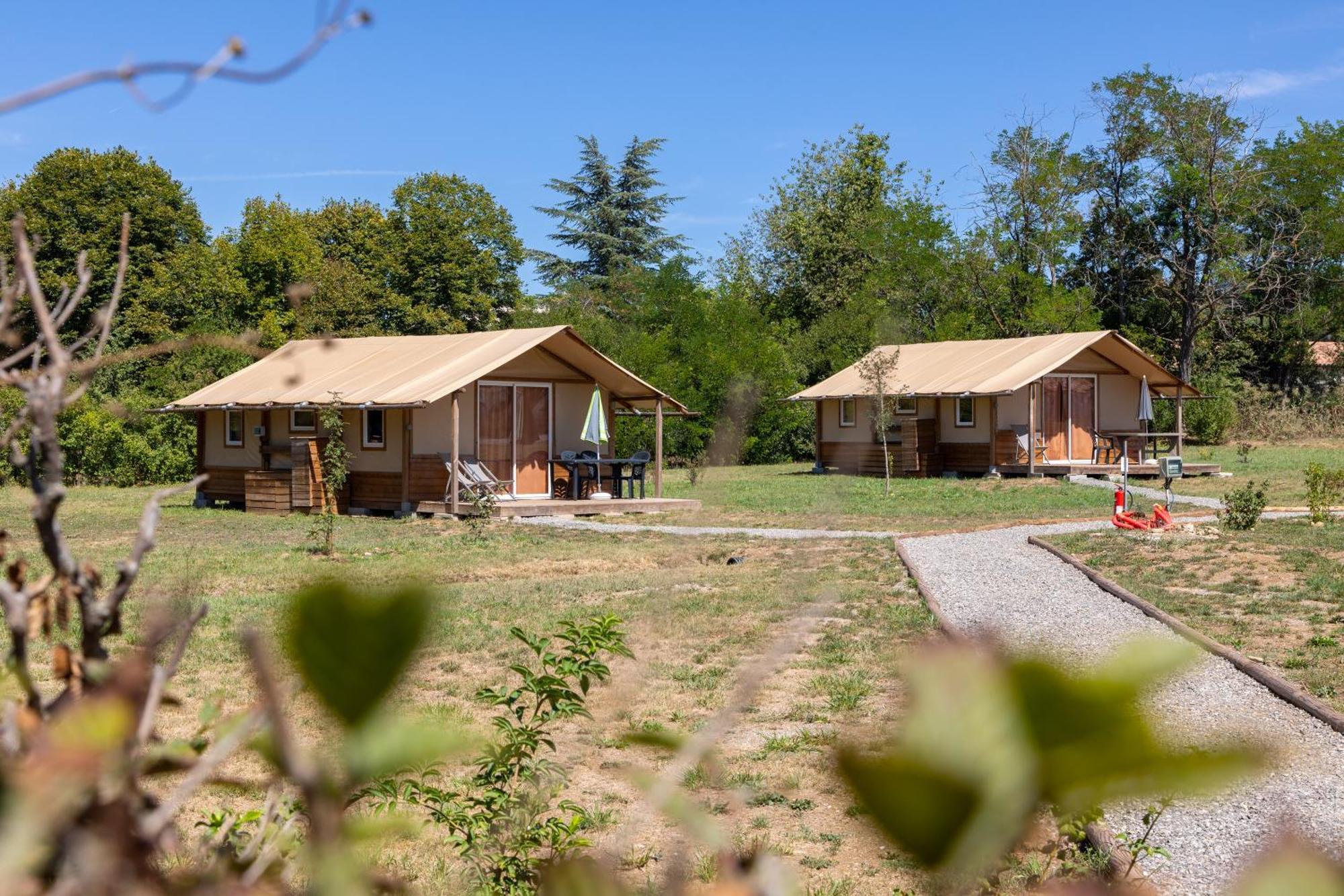 Camping Sites Et Paysages Les Pres Hauts Sisteron Bagian luar foto