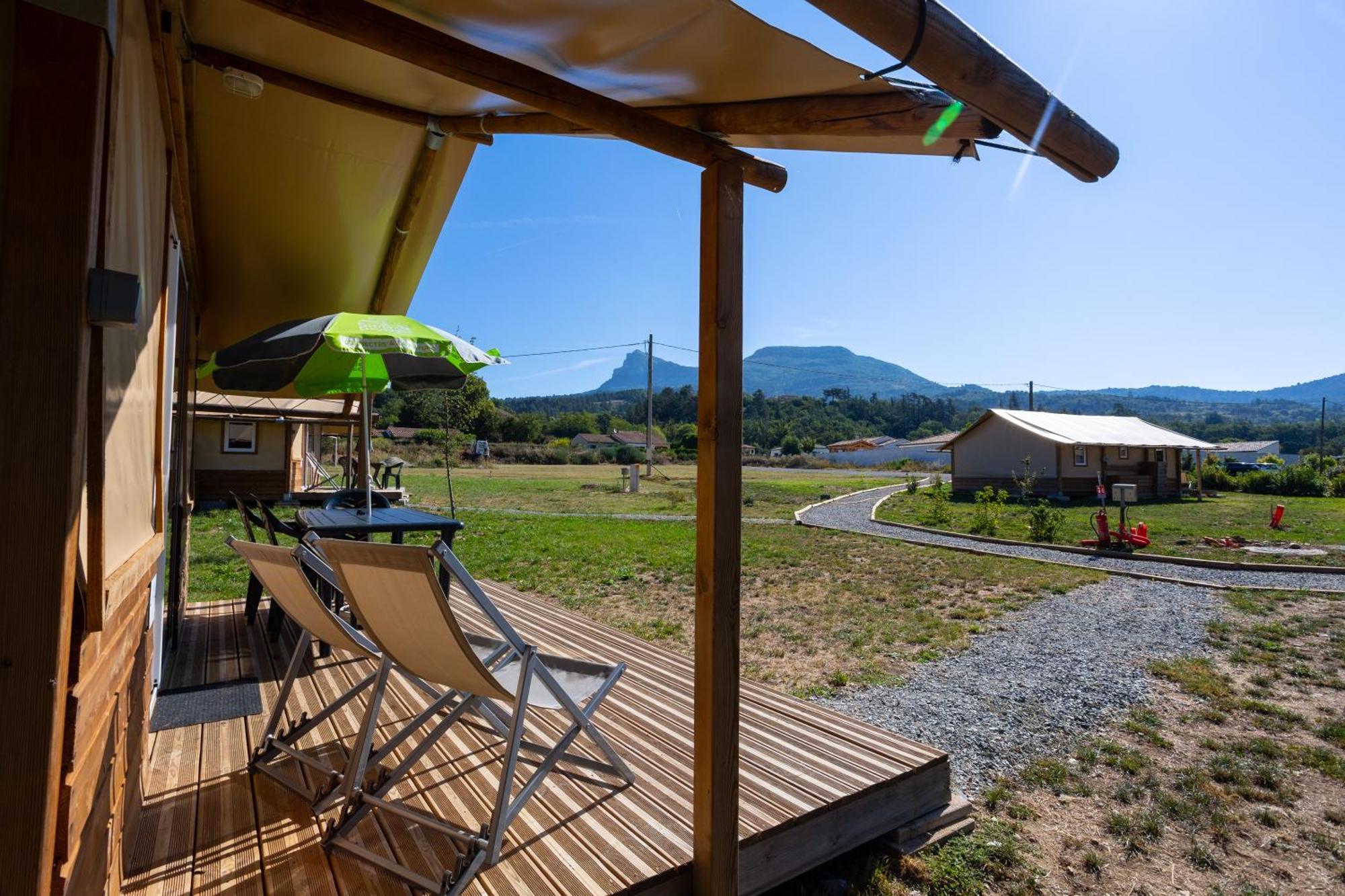 Camping Sites Et Paysages Les Pres Hauts Sisteron Bagian luar foto